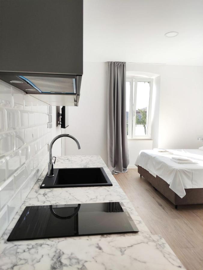 Nik Studio Apartments Pula Exterior foto