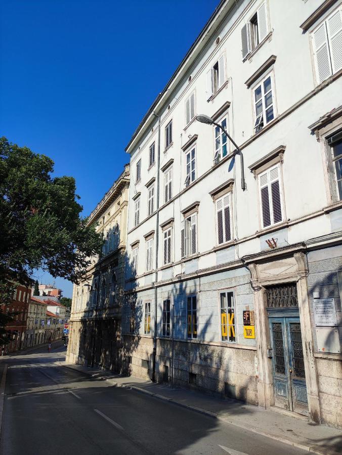 Nik Studio Apartments Pula Exterior foto